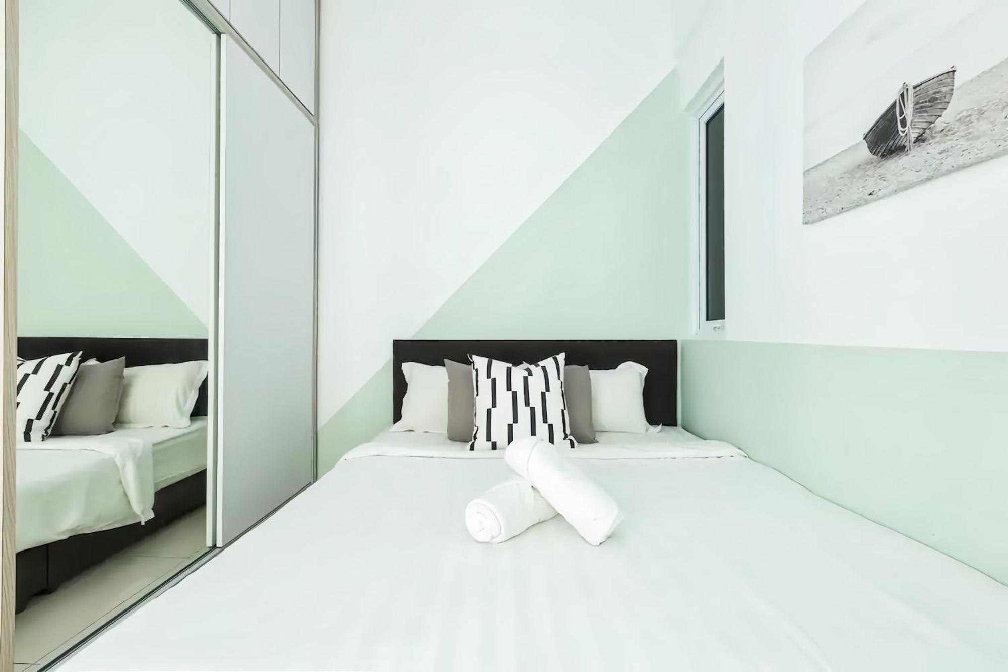 Maritime Seaview Suites Penang Τζωρτζ Τάουν Εξωτερικό φωτογραφία