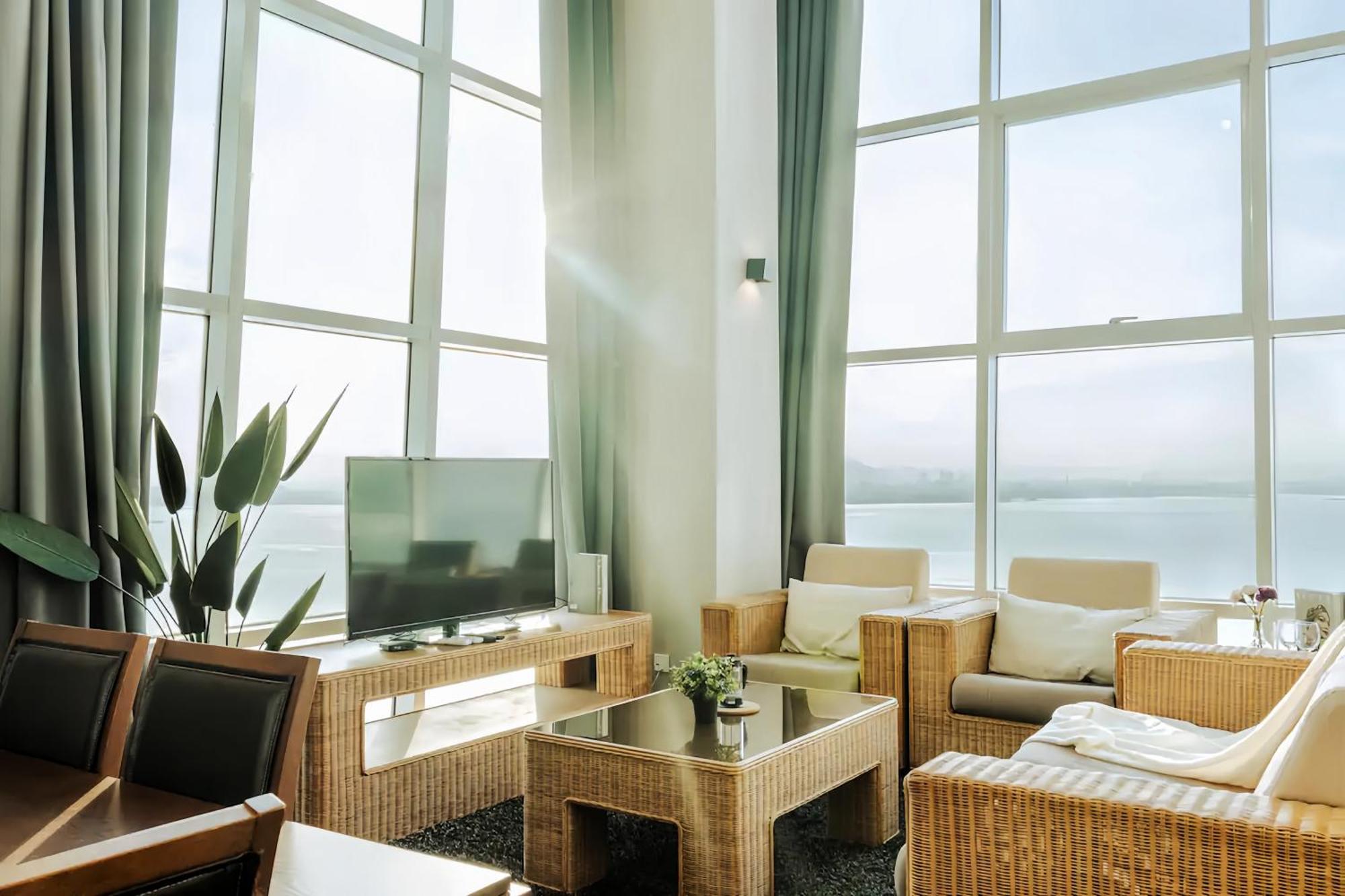 Maritime Seaview Suites Penang Τζωρτζ Τάουν Εξωτερικό φωτογραφία