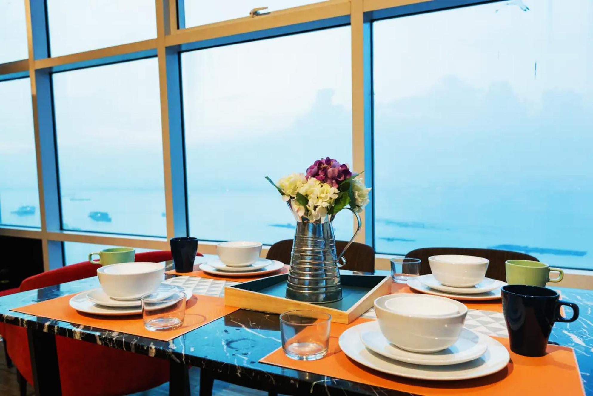 Maritime Seaview Suites Penang Τζωρτζ Τάουν Εξωτερικό φωτογραφία